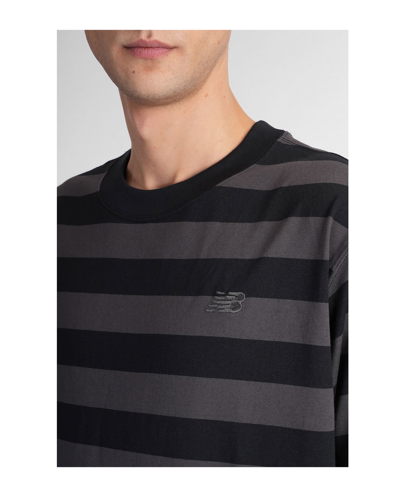 New Balance T-shirt In Black Cotton - black