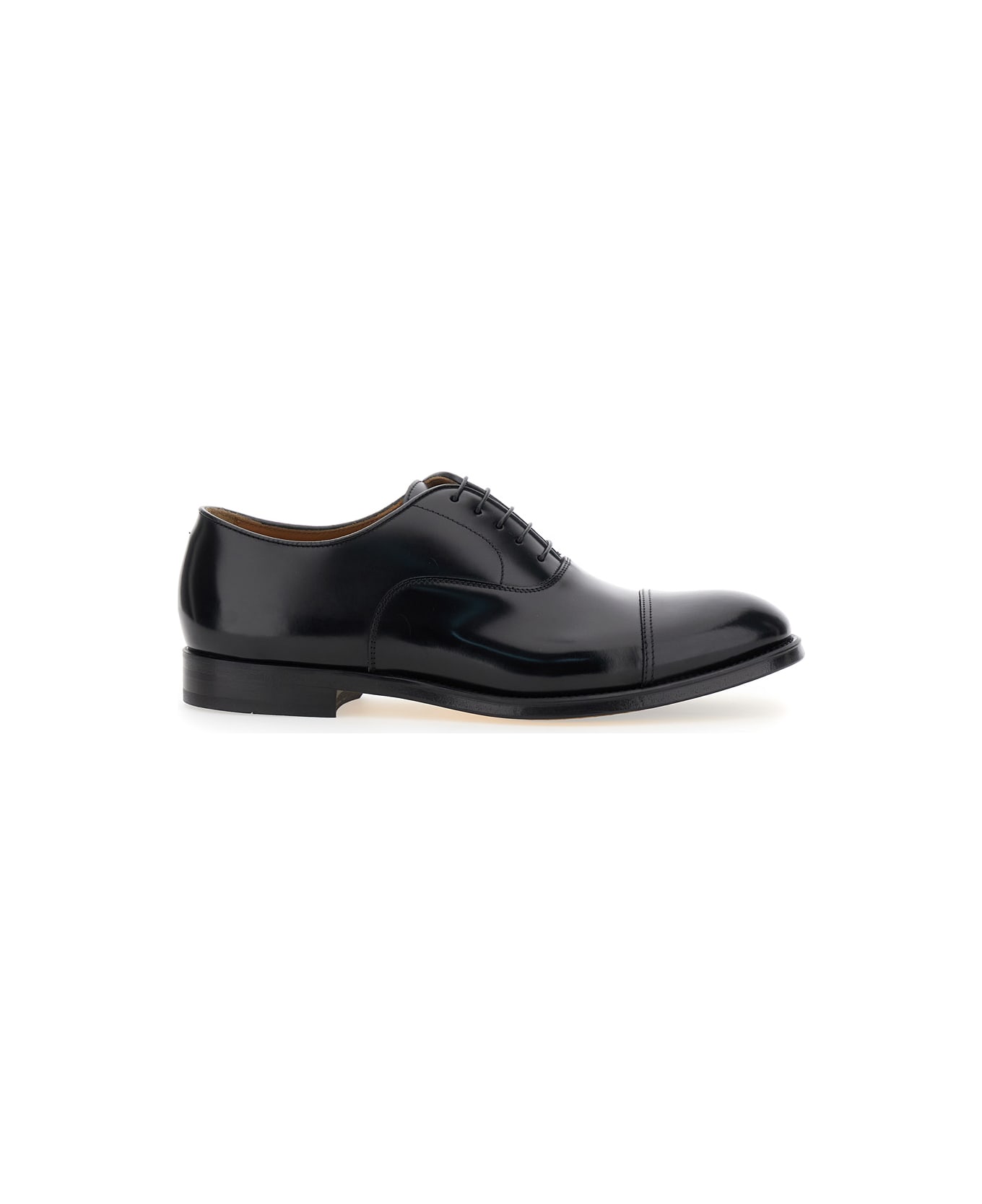 Doucal's Black Oxford Shoes With Five Holes In Smooth Leather Man - Black