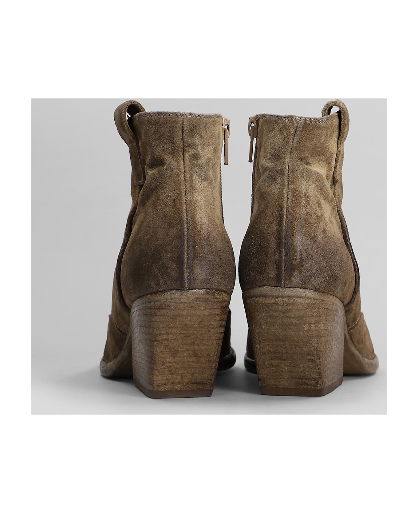 Elena Iachi Texan Ankle Boots In Camel Suede - BLACK