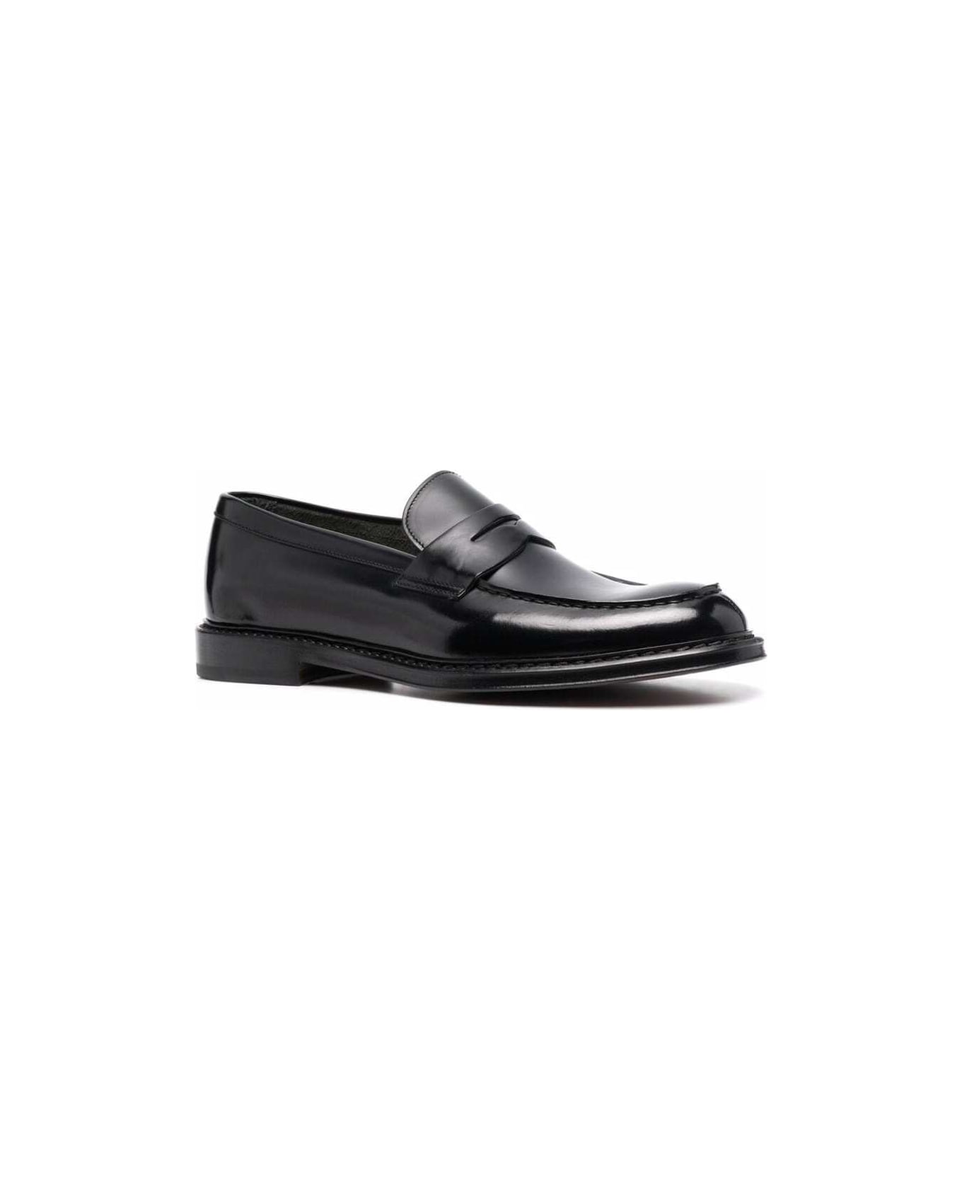 Doucal's Black Slip-on Loafers With Round Toe In Patent Leather Man - Nero ローファー＆デッキシューズ
