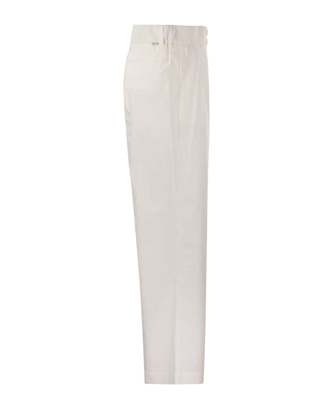 Woolrich Cotton Pleated Trousers - White ボトムス