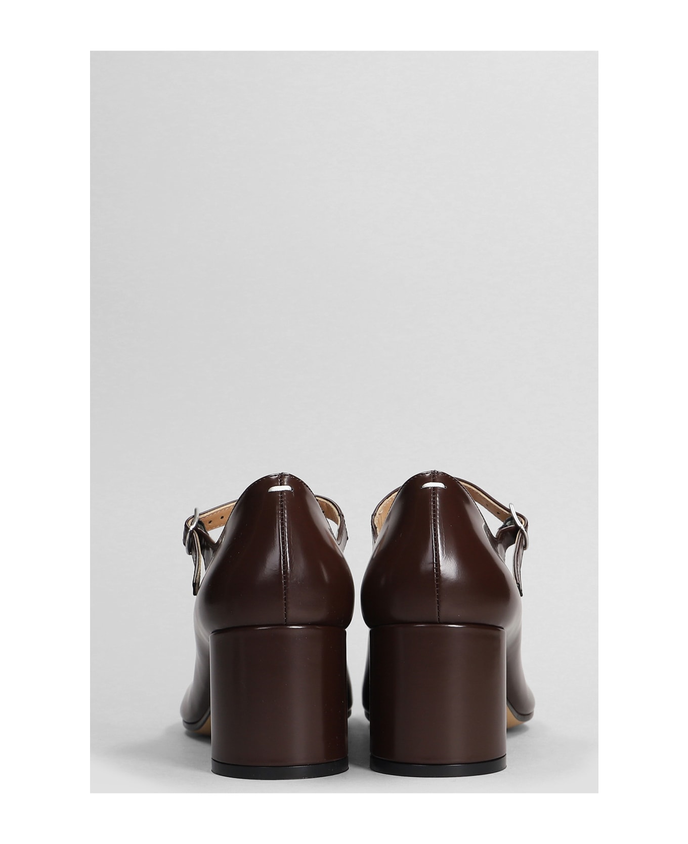 Maison Margiela Tabi Pumps In Brown Leather - brown