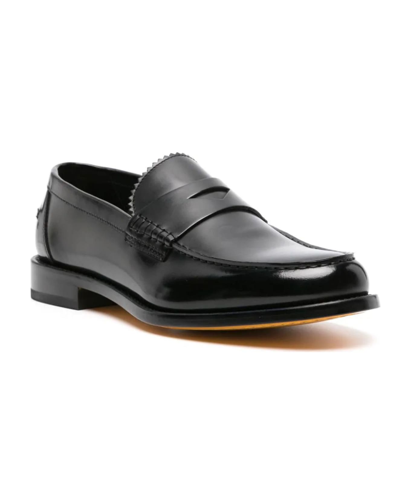Doucal's Loafer In Black Leather - Black ローファー＆デッキシューズ