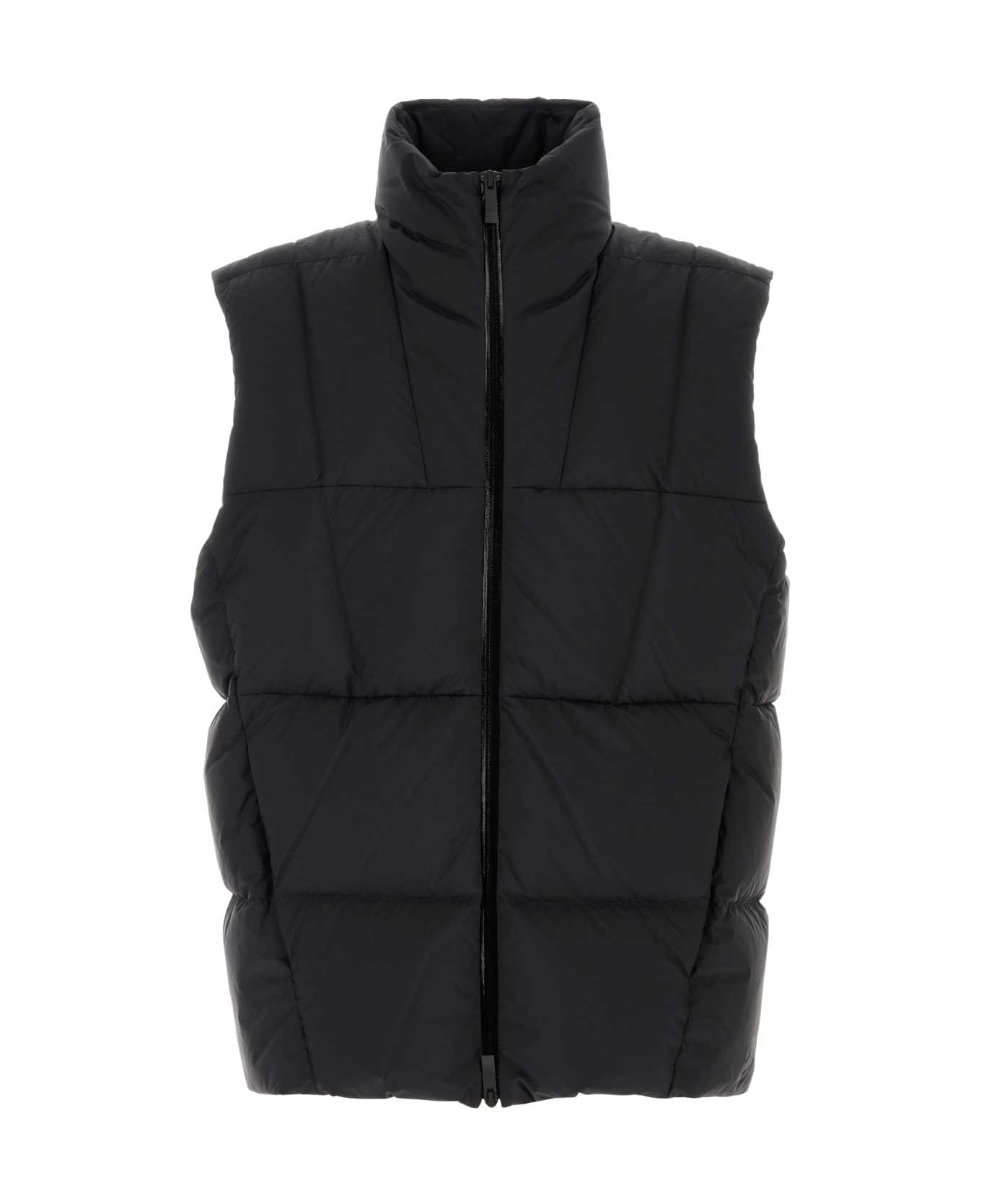 Moncler Black Nylon Down Jacket - 999