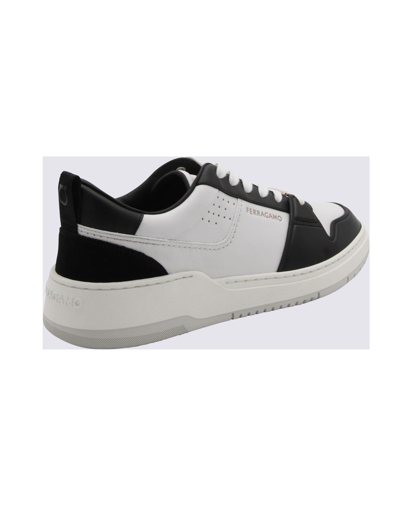Ferragamo White And Black Leather Street Style Pain Logo Sneakers - White スニーカー