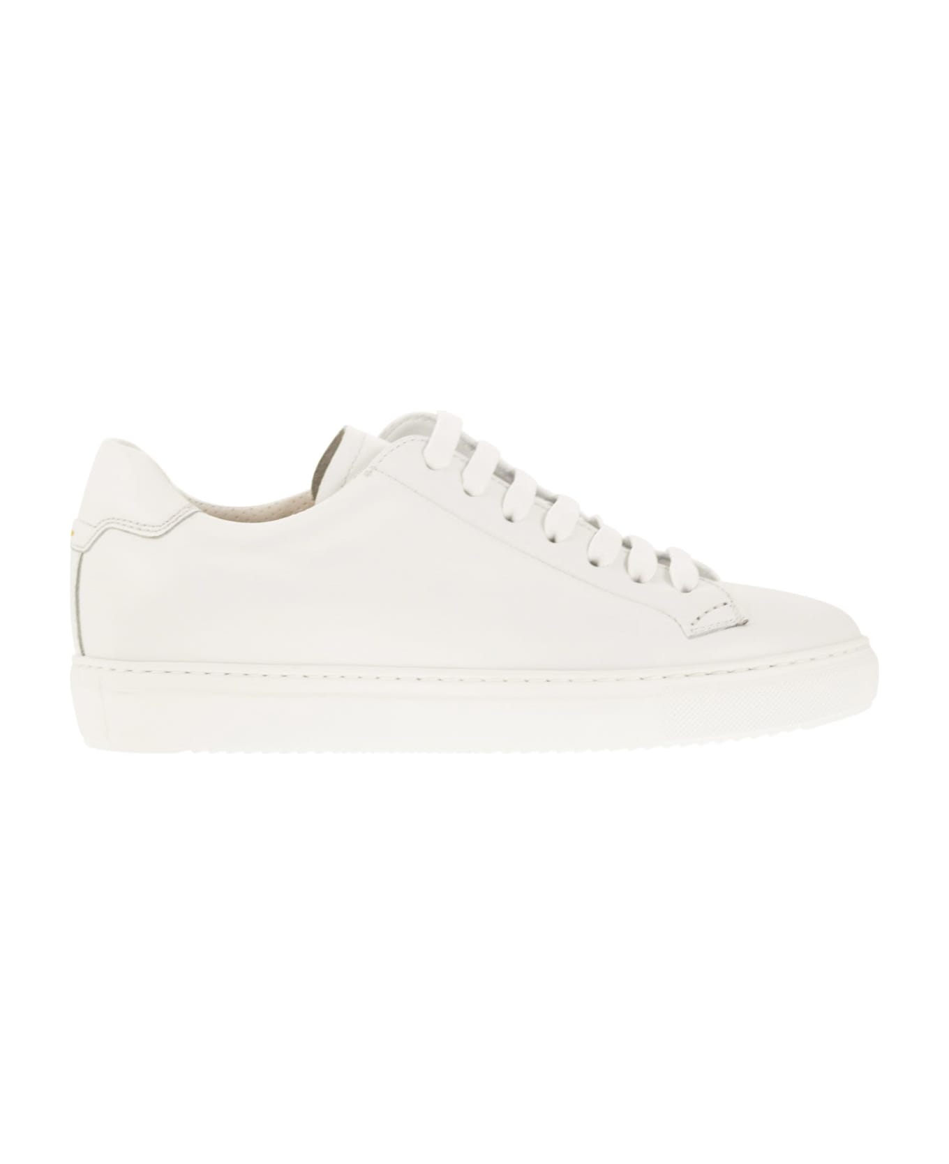 Doucal's Smooth Leather Trainers - White