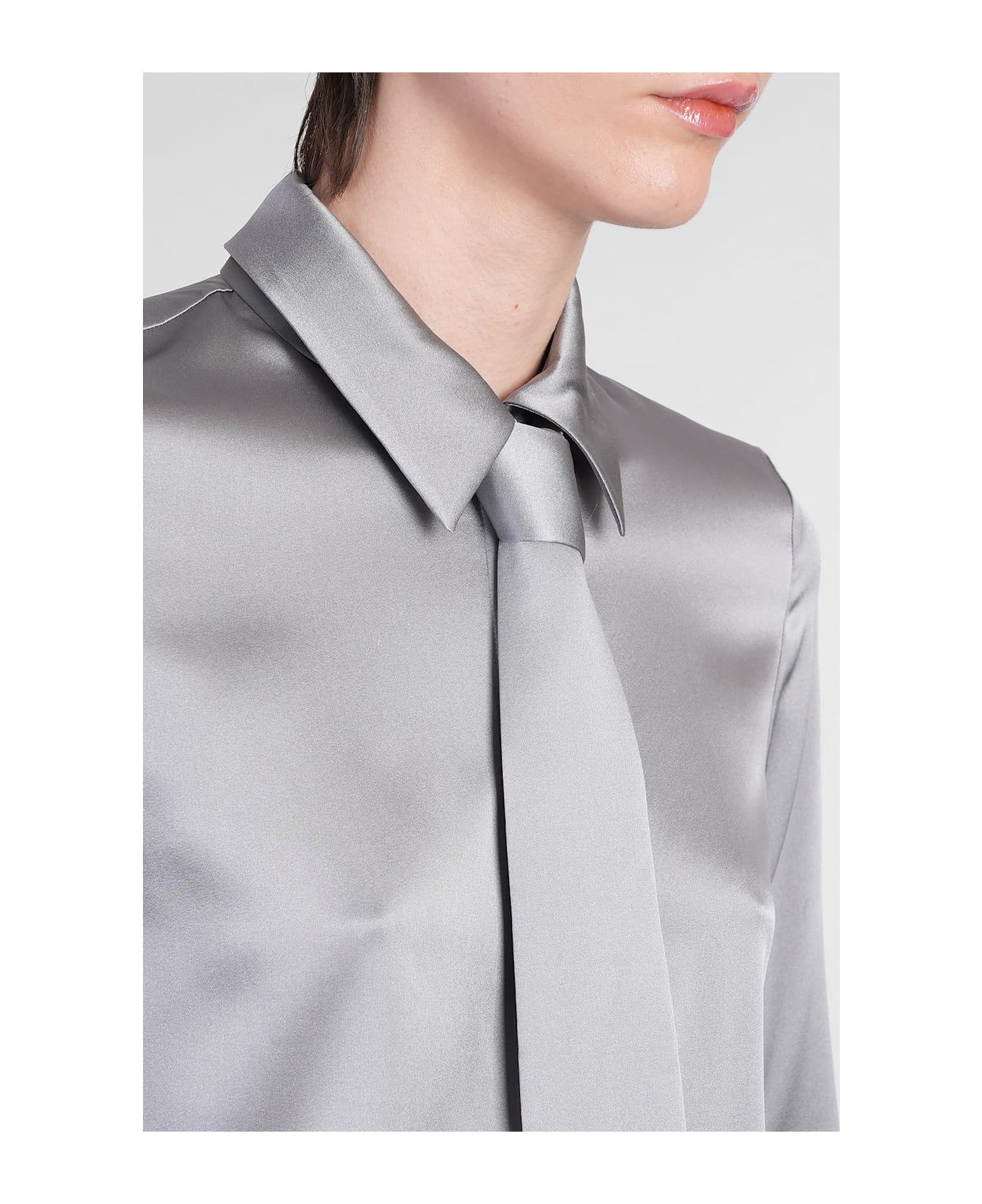 Alice + Olivia Brady Shirt In Grey Silk - grey