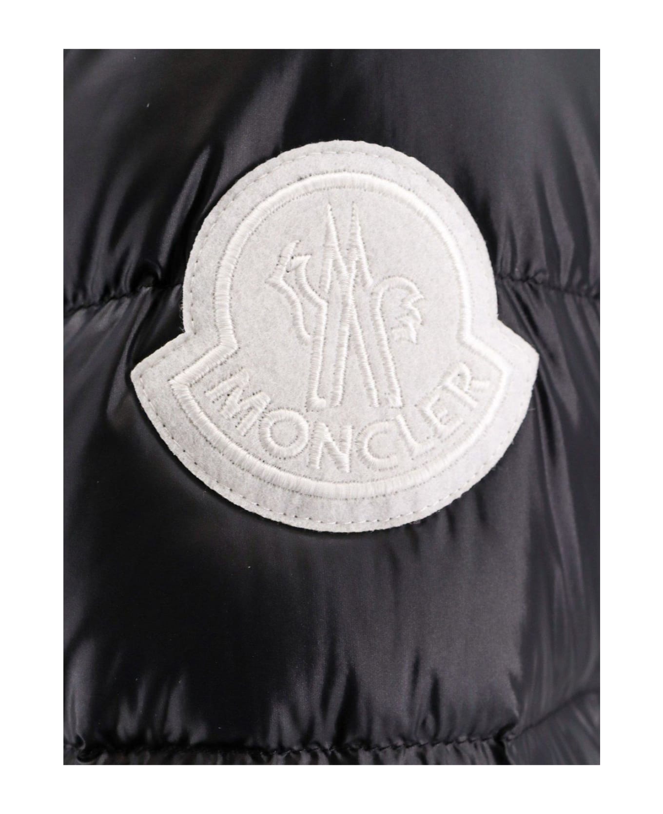Moncler Logo Patch Zip-up Padded Jacket - Black