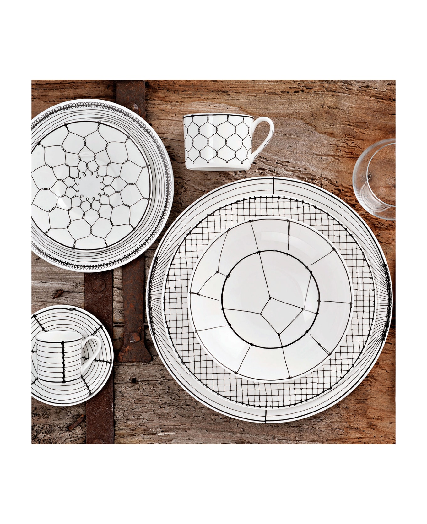 Taitù Set of 4 Chop Plates/Round Platters - Ferri Collection - Black