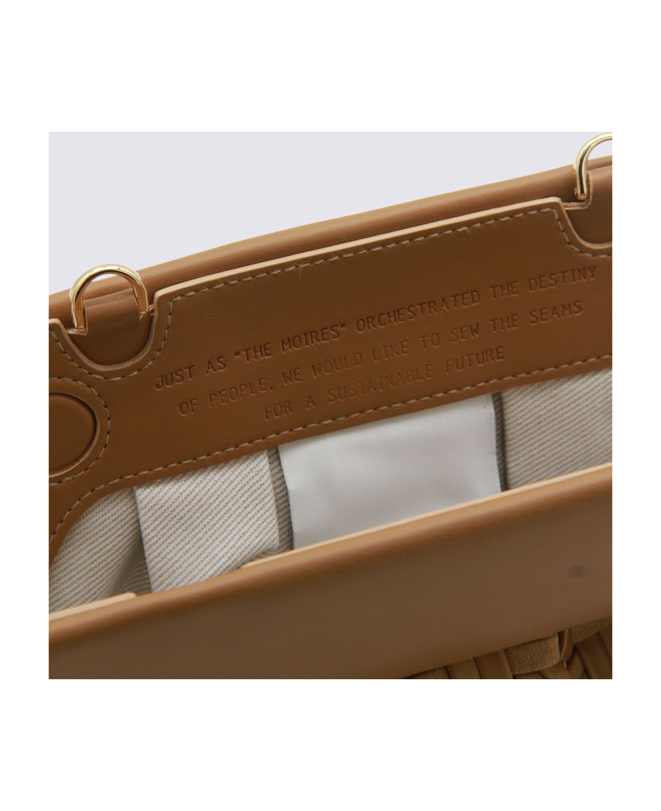 THEMOIRè Biscuit Tia Waved Clutches - BISCUIT