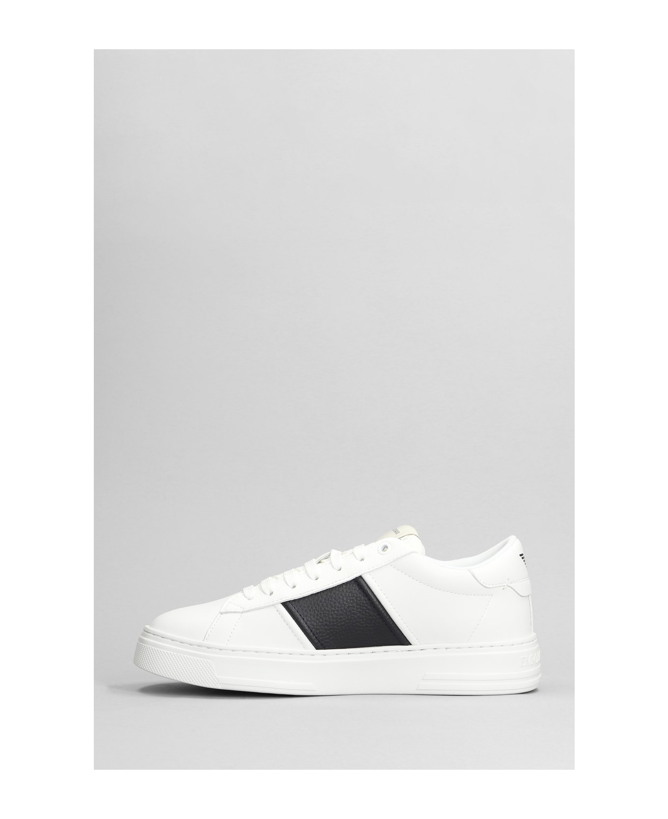 Emporio Armani Sneakers In White Leather - Bianco/blu scuro