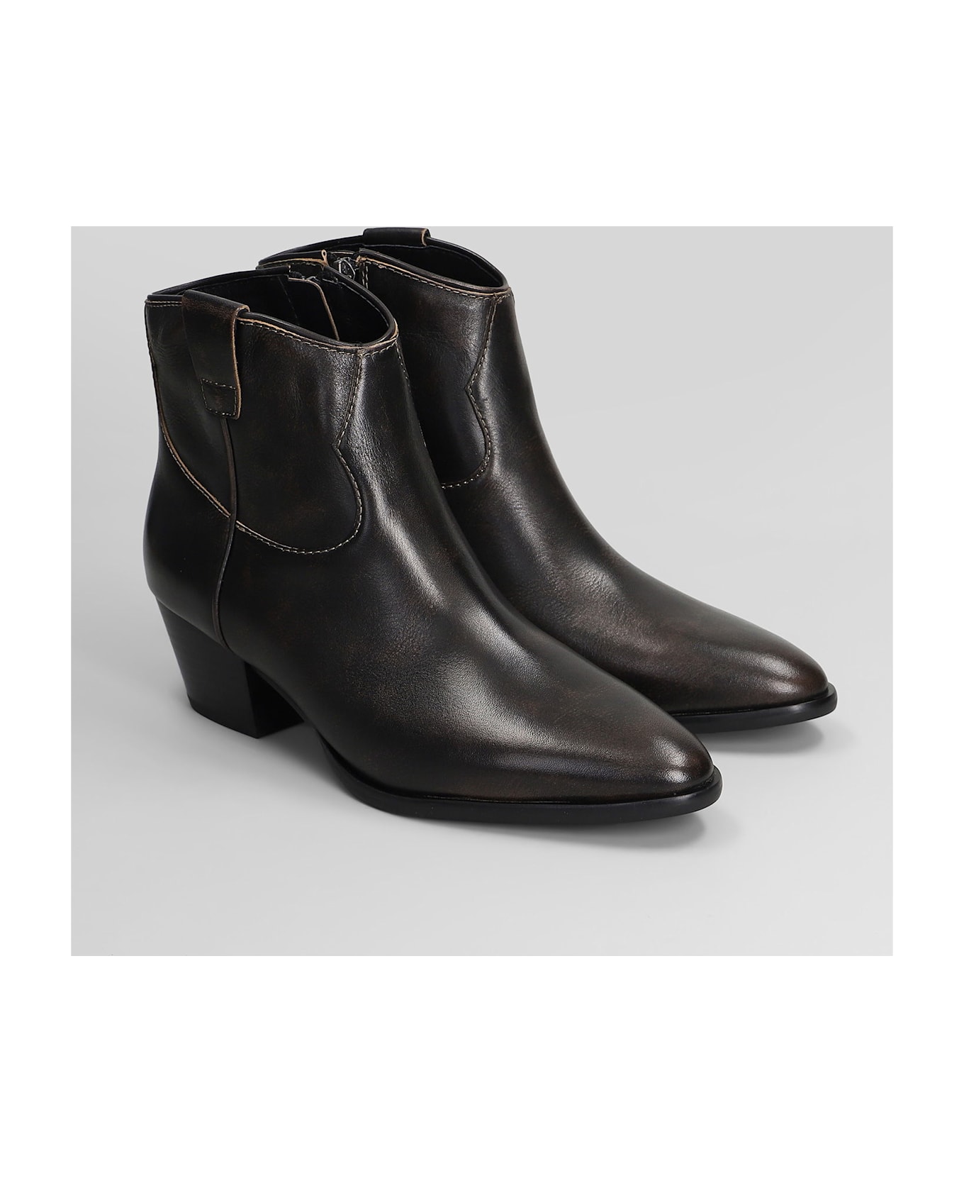 Ash Fame Texan Ankle Boots In Black Leather - black