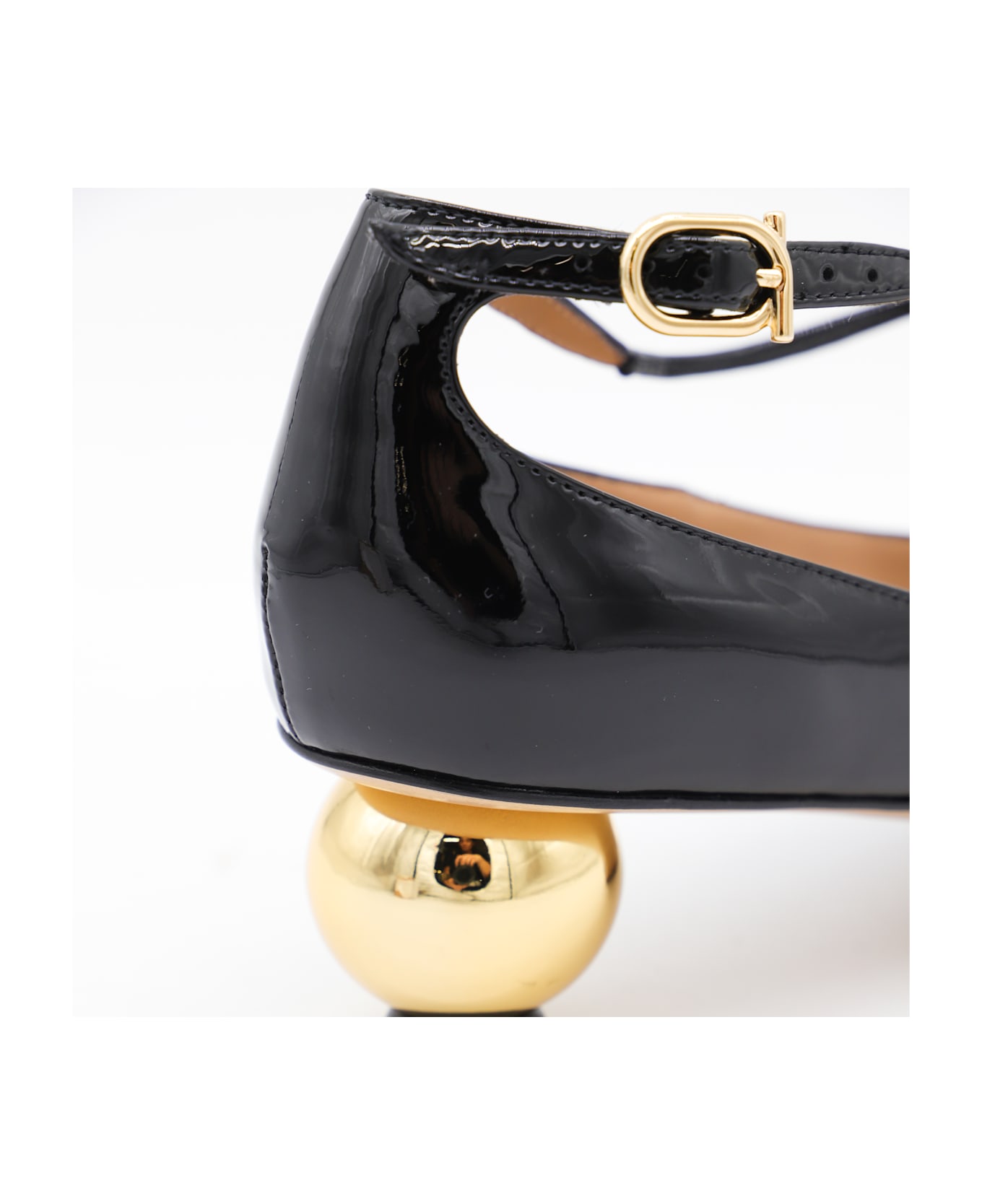 Ferragamo Black Tania Pumps - Black