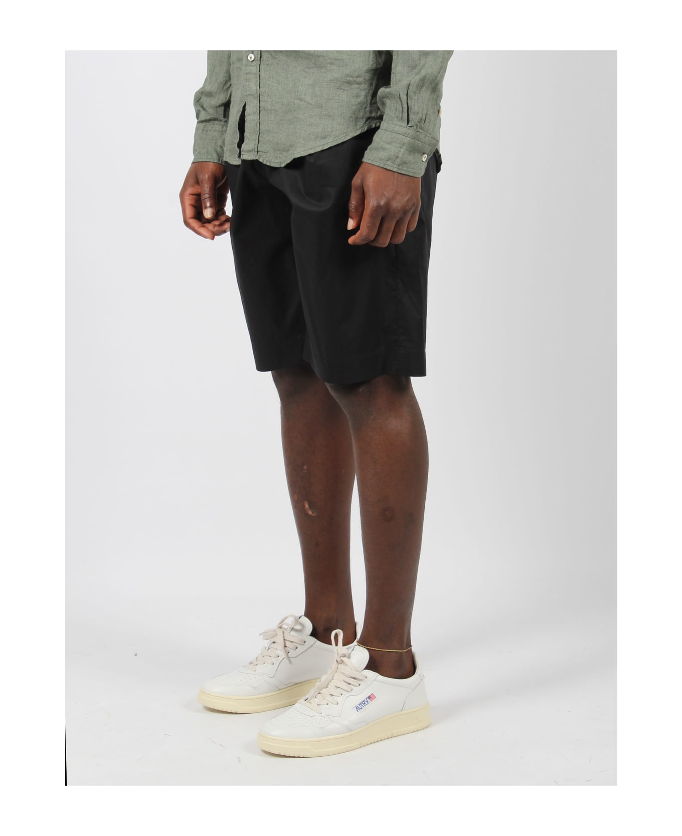 Herno Light Cotton Stretch And Ultralight Crease Shorts - Black
