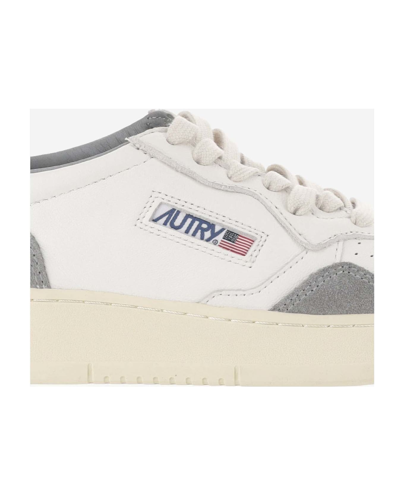 Autry Medalist Low Leather Sneakers