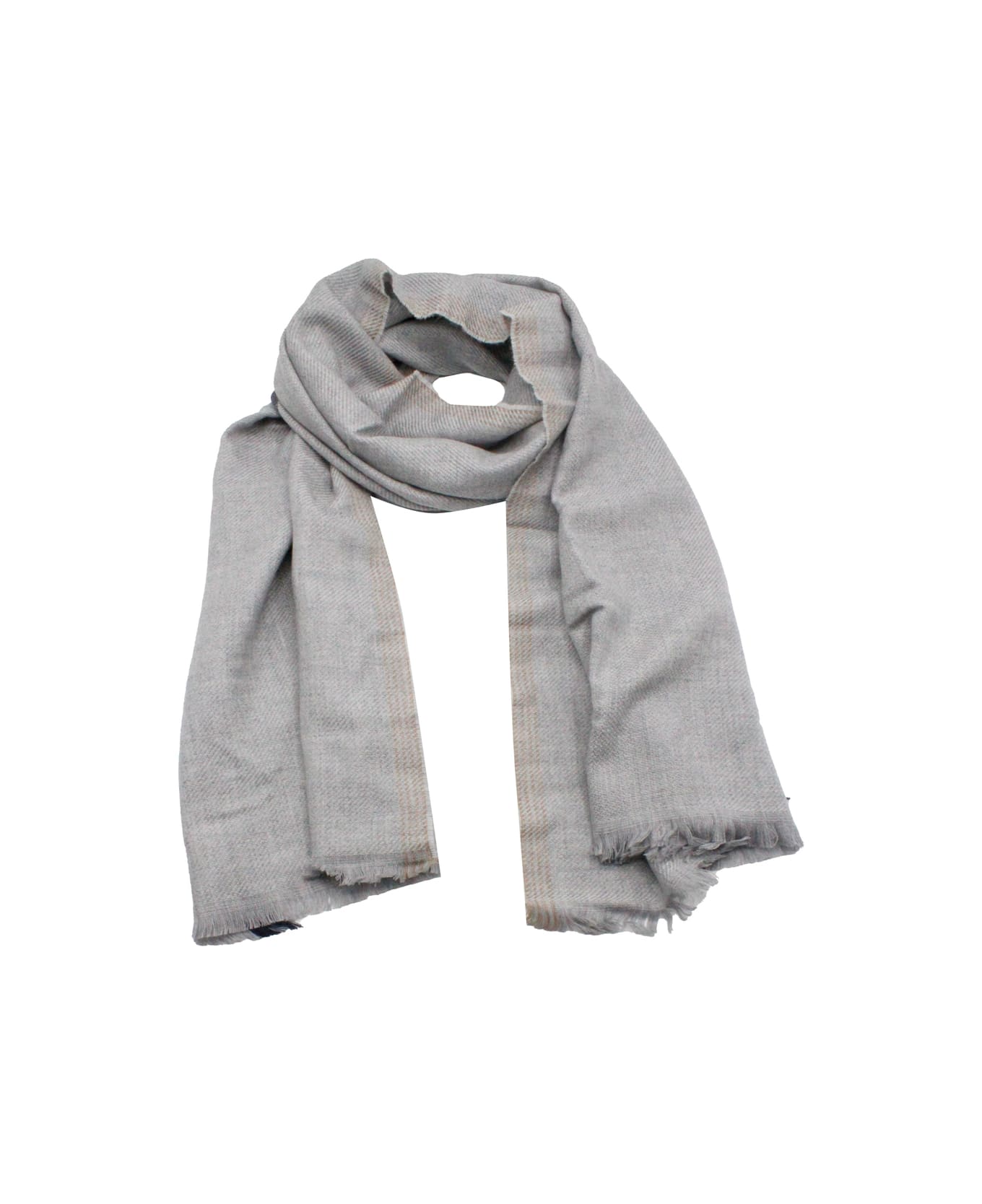 Brunello Cucinelli Lightweight Scarf Made Of Wool And Cashmere With A Light Weave In Diagonaòle And Side Selvedge With Small Fringes At The Bottom - Grey スカーフ