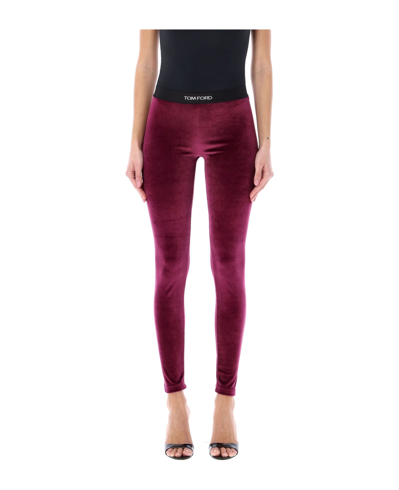 Score these Tom ford leggings for $157! Link in bio