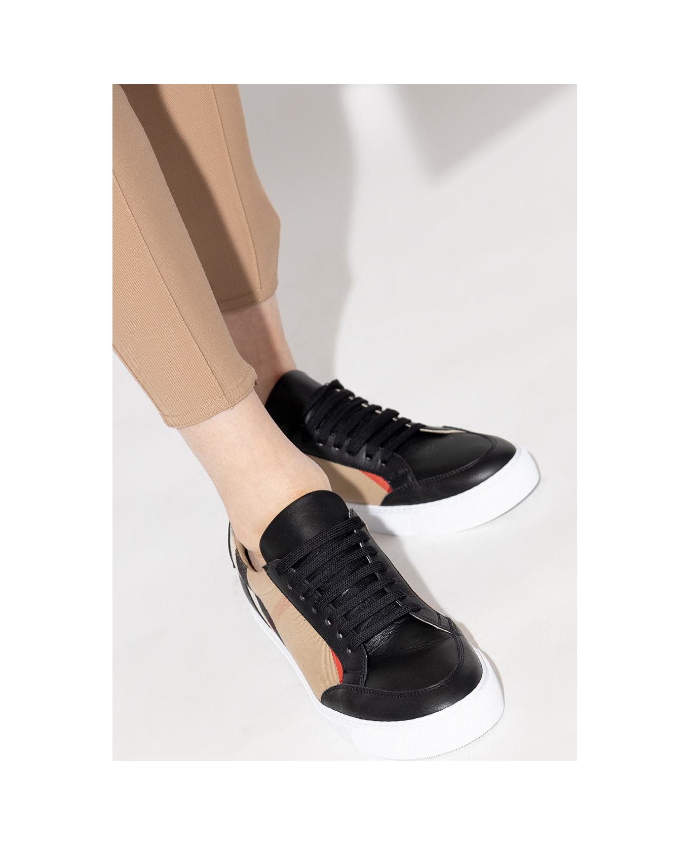 Burberry 'new Salmond' Sneakers - Black