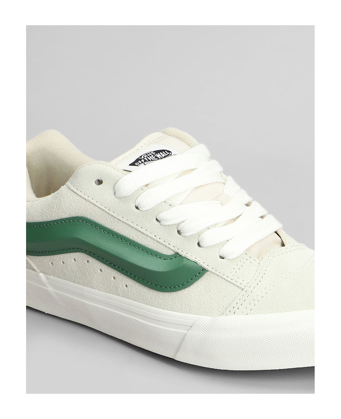 Vans Knu Skool Sneakers In White Suede - white
