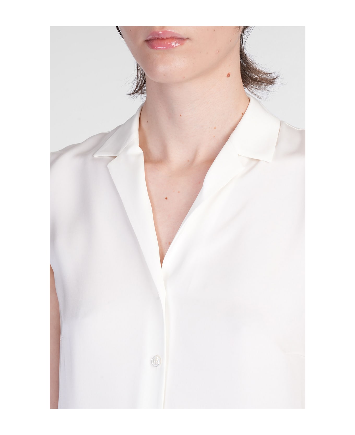 Theory Shirt In Beige Silk - beige