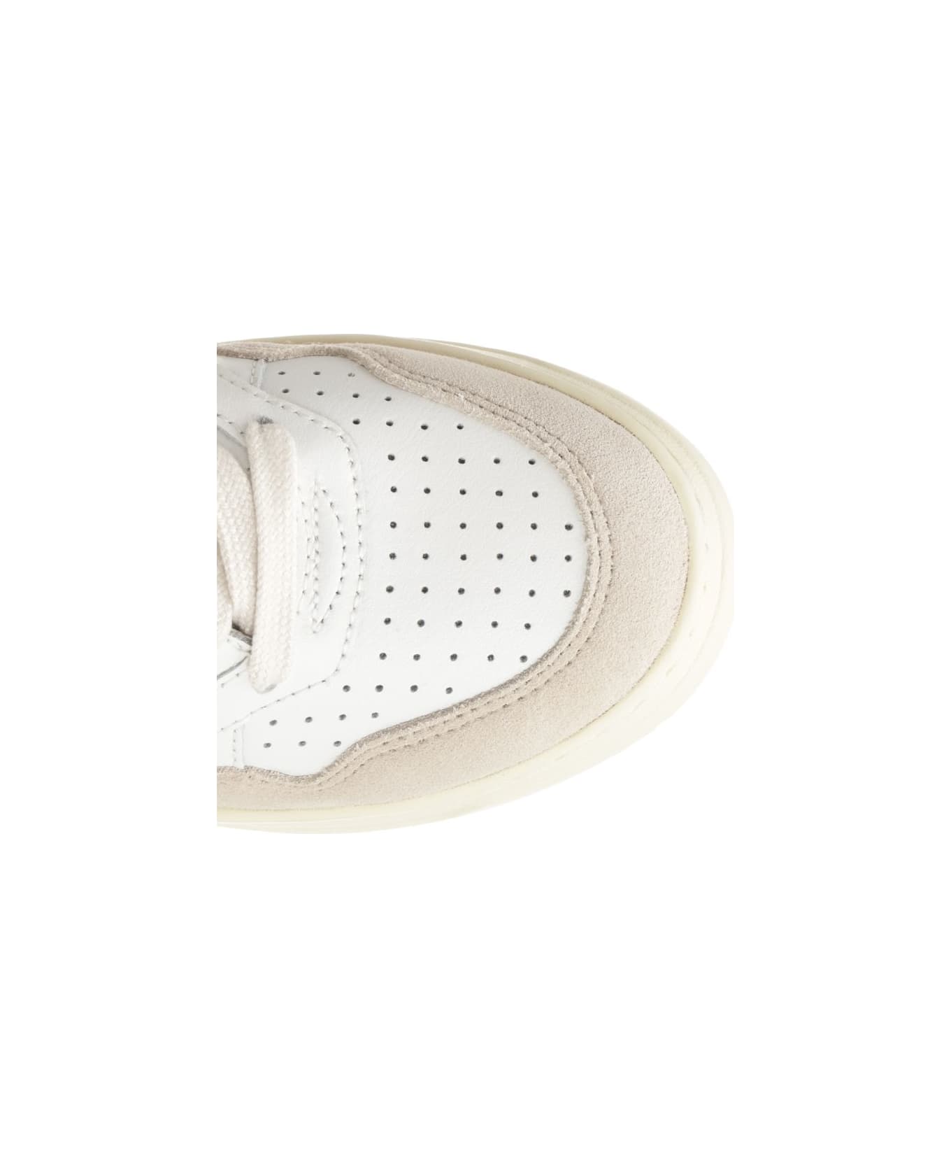 Autry 'medalist Low' Sneaker - White
