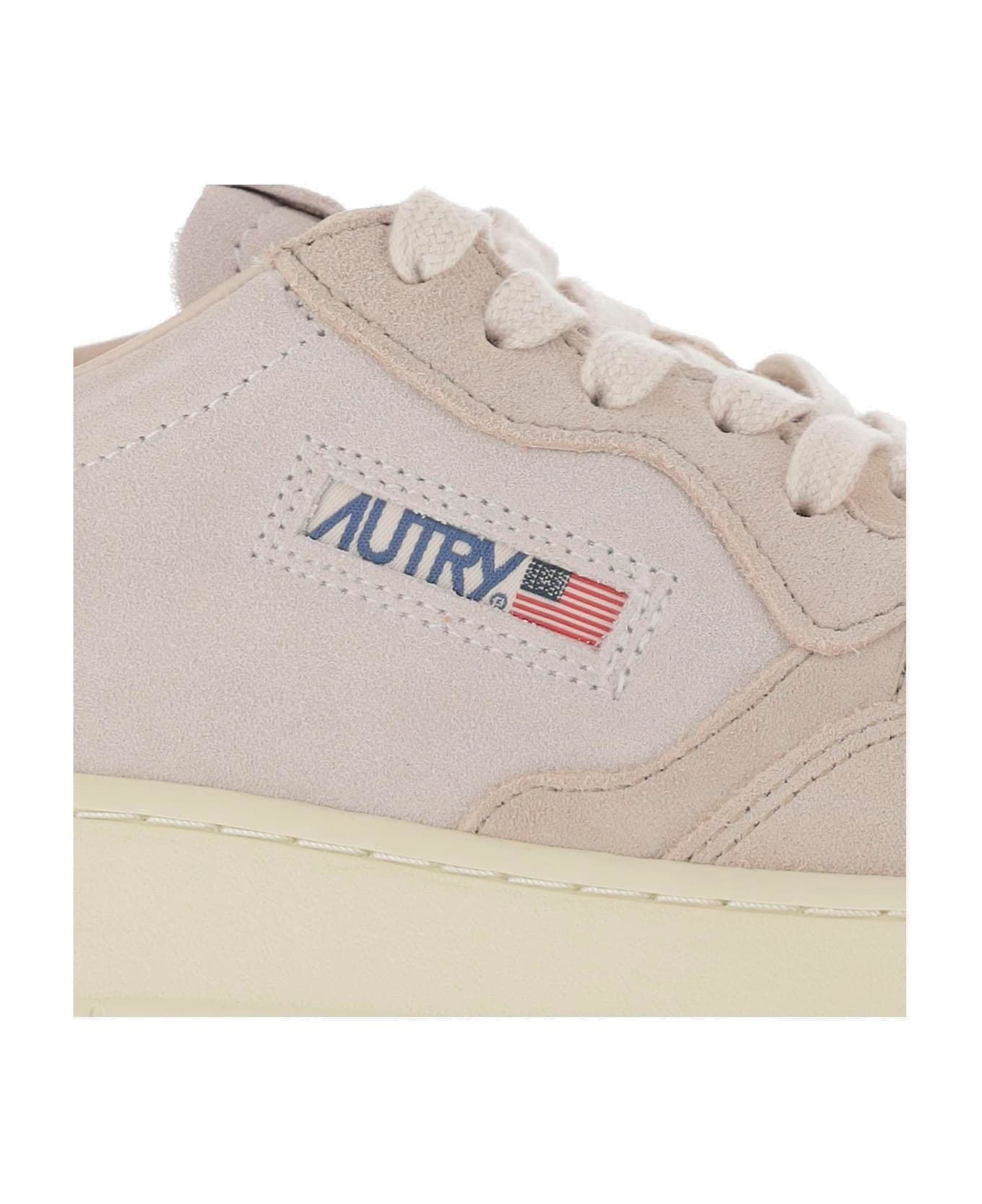 Autry Logo Patch Medalist Sneakers - NEUTRALS