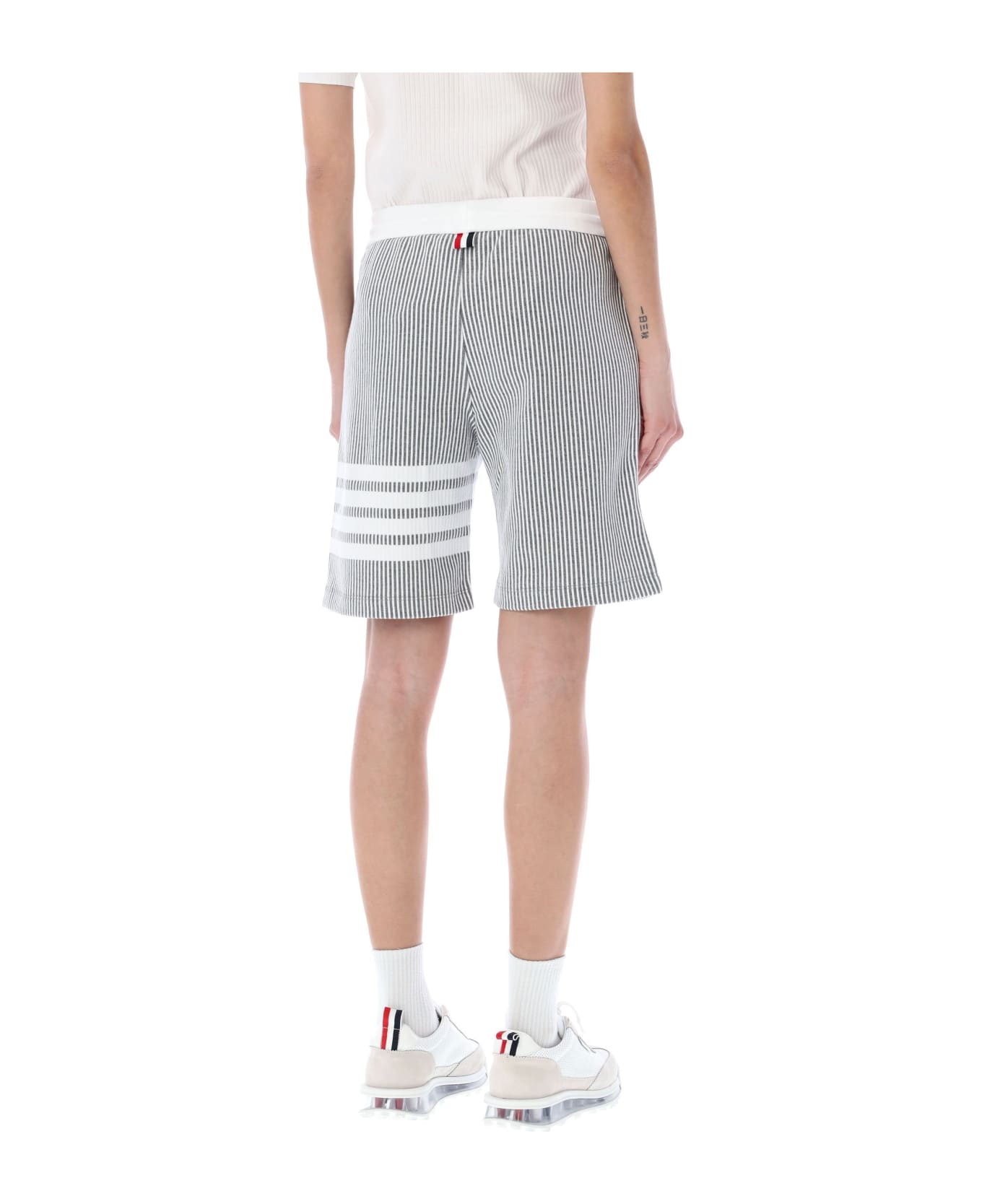 Thom Browne Mid Thigh Shorts In Seersucker - LIGHT GREY ショートパンツ