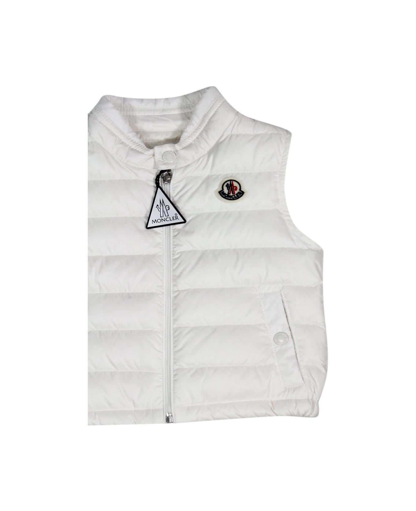 Moncler New Amaury Sleeveless Lightweight Down Jacket With Front Zip Closure And Logo - White コート＆ジャケット