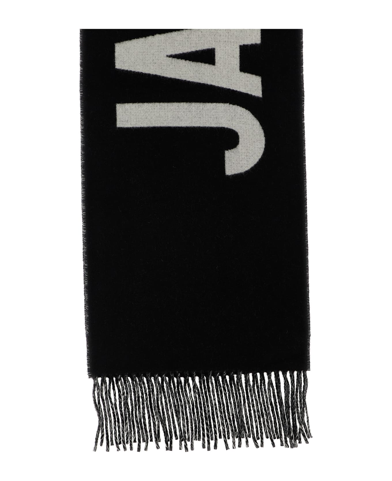 Jacquemus 
l
echarpe Jacquemus
 Scarf - Black  