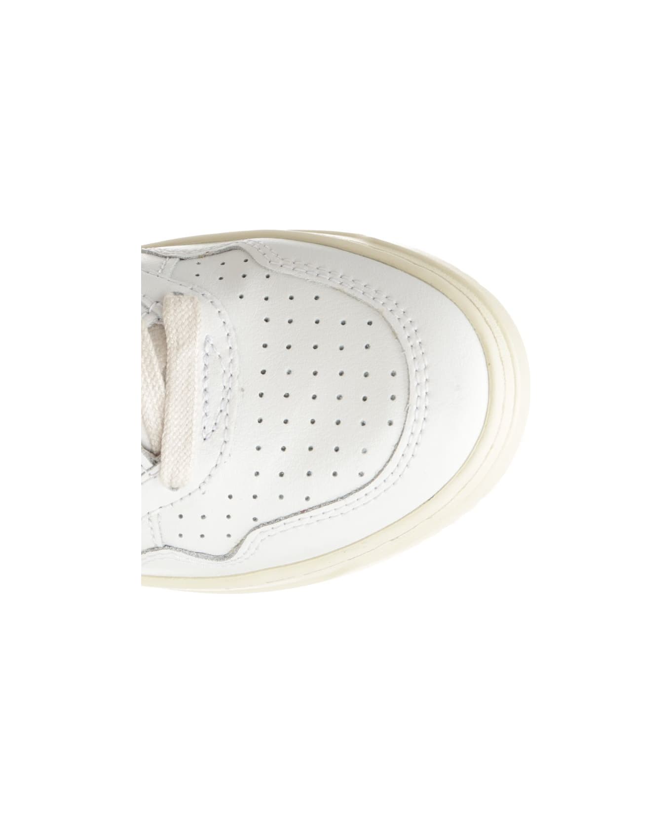 Autry 'medalist Low' Sneaker - White