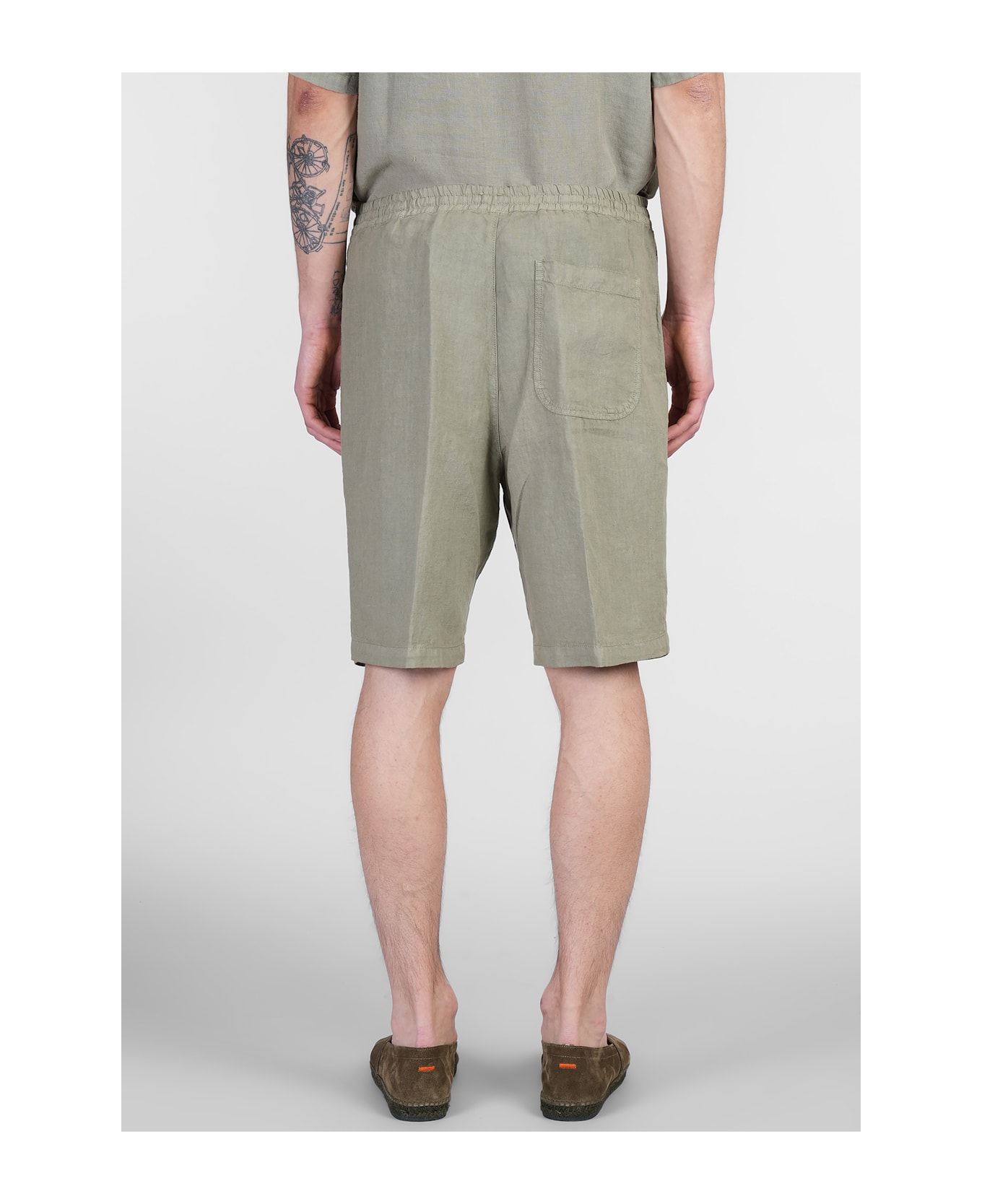 120% Lino Shorts In Green Linen - green