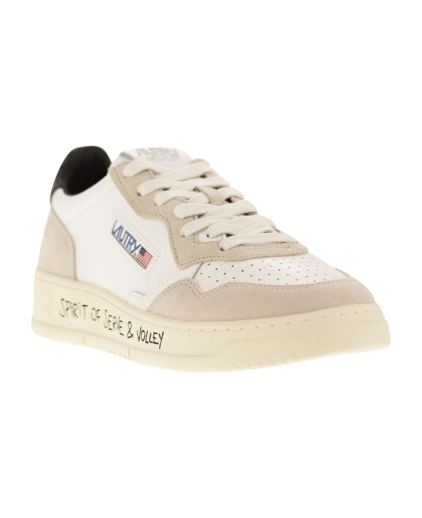 Autry Medalist Low - Leather And Suede Sneakers - White/black