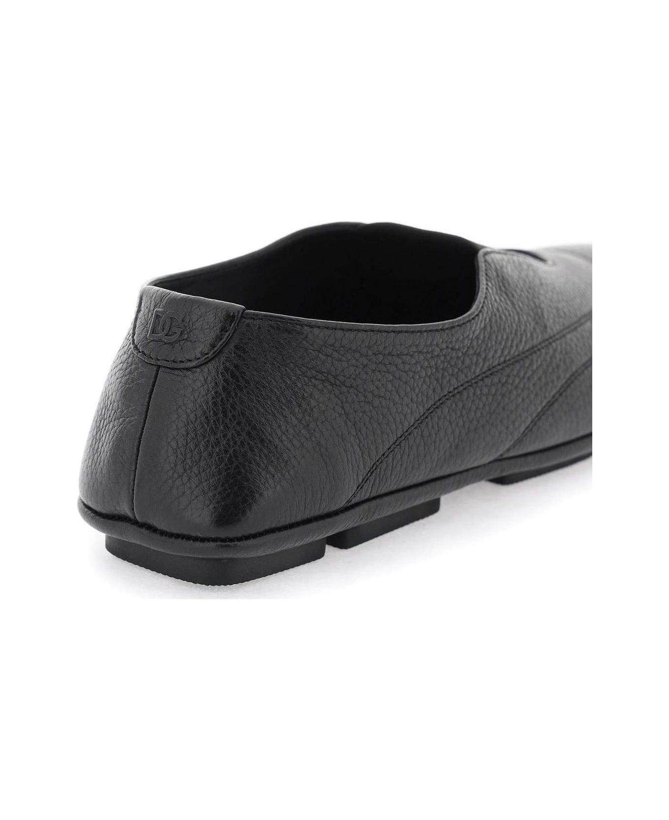 Dolce & Gabbana Logo Embossed Loafers - NERO (Black)