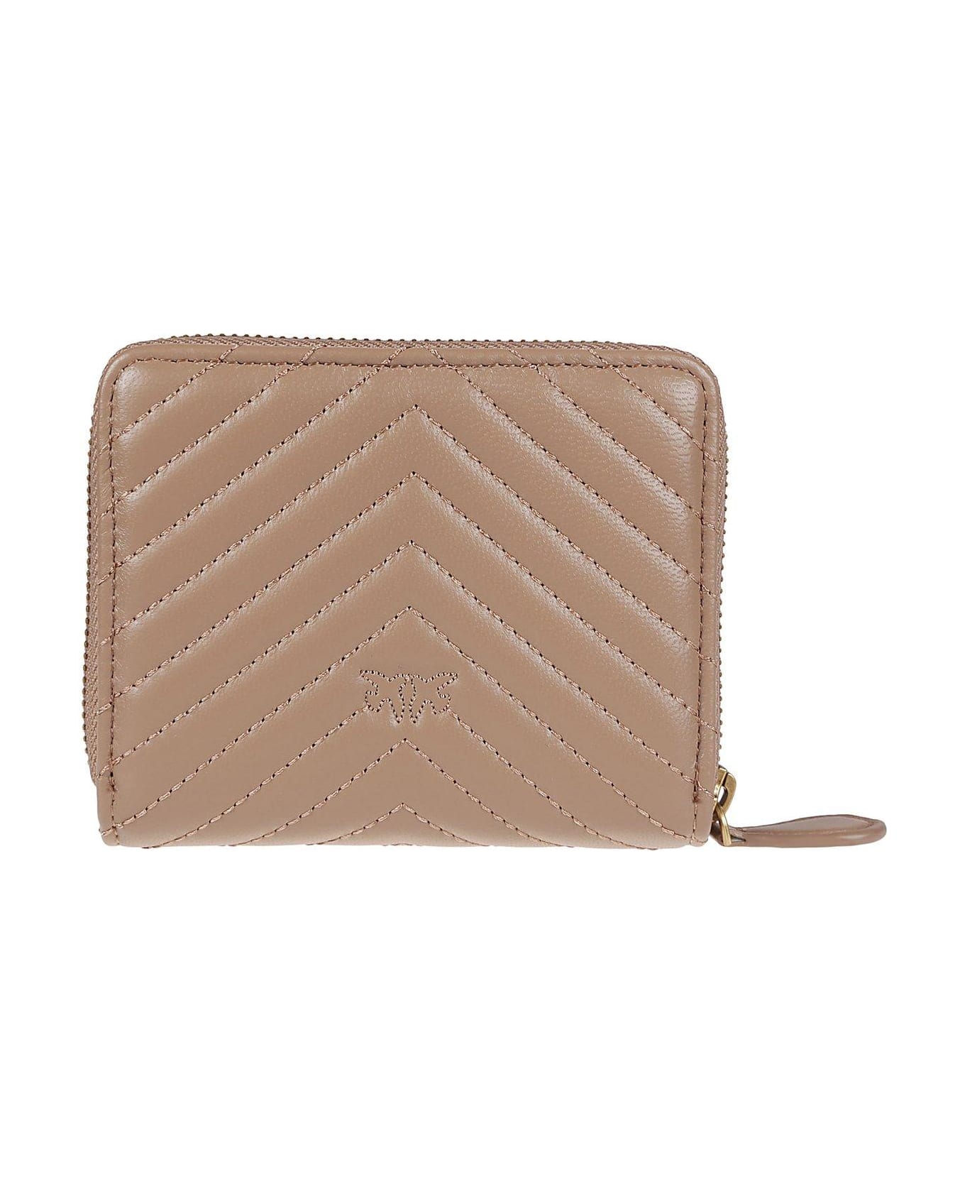 Pinko Logo Plaque Quilted Zipped Wallet 財布