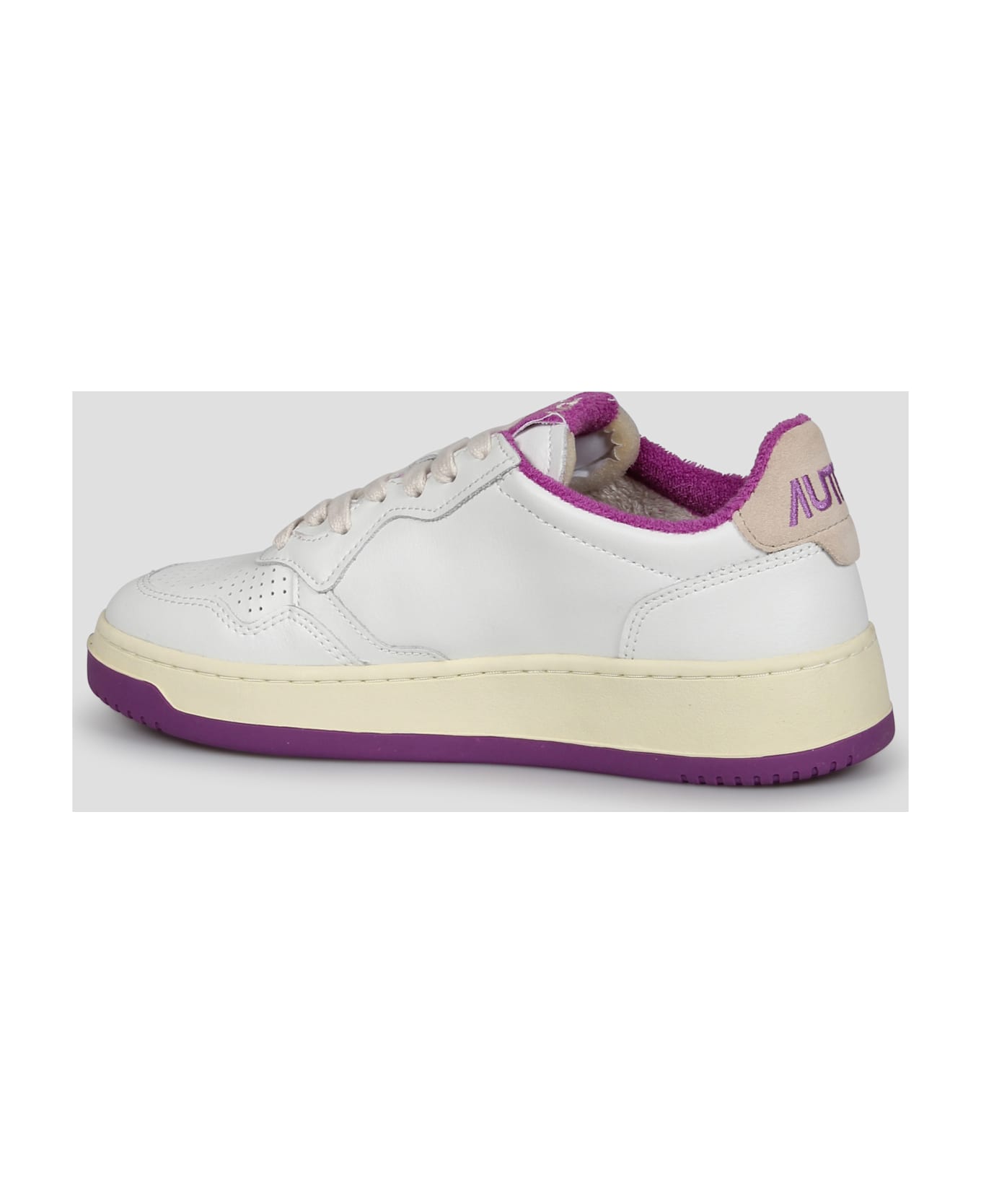 Autry Medalist Low Sneakers In Leather - White