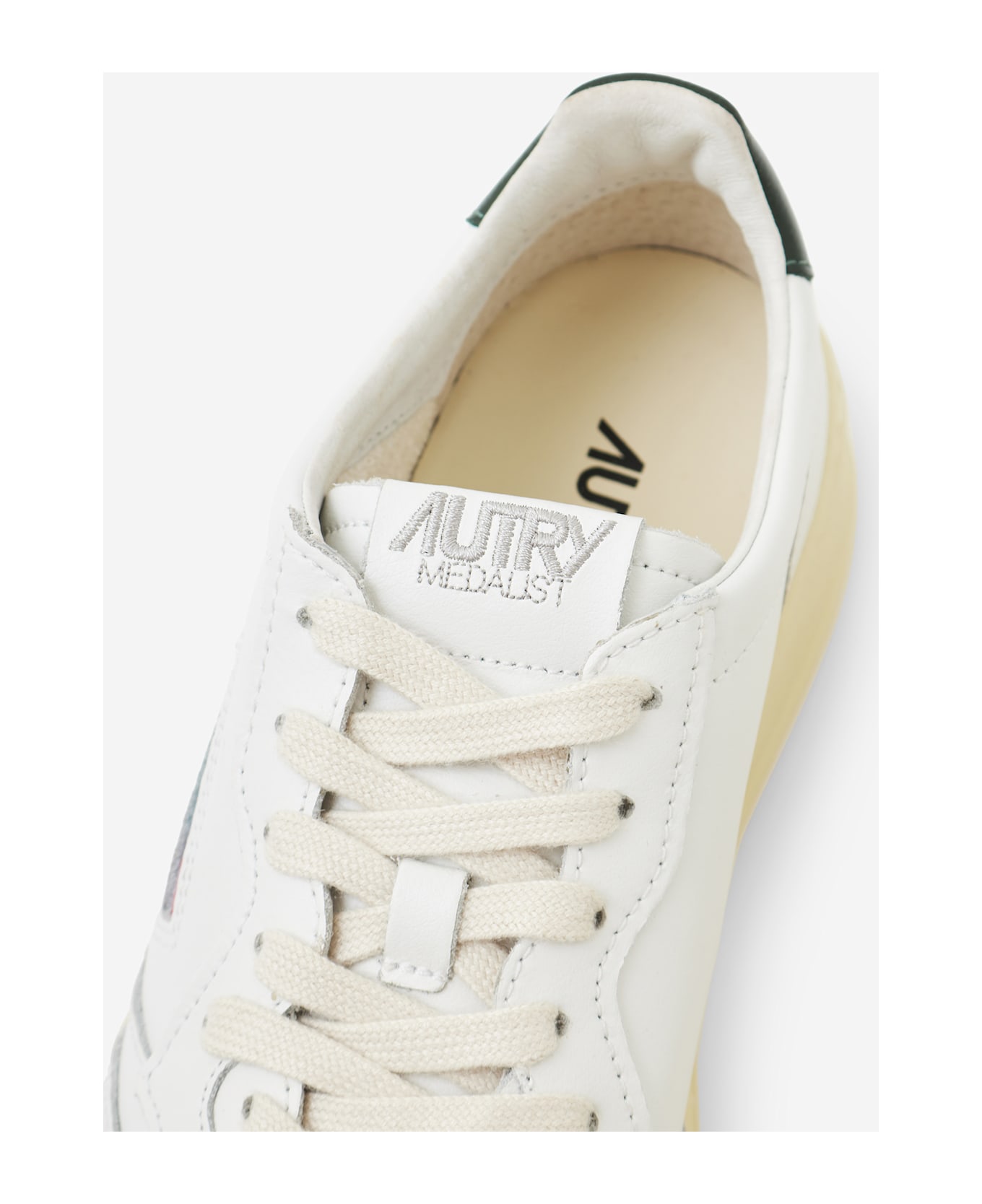 Autry 01 Low Sneakers - white