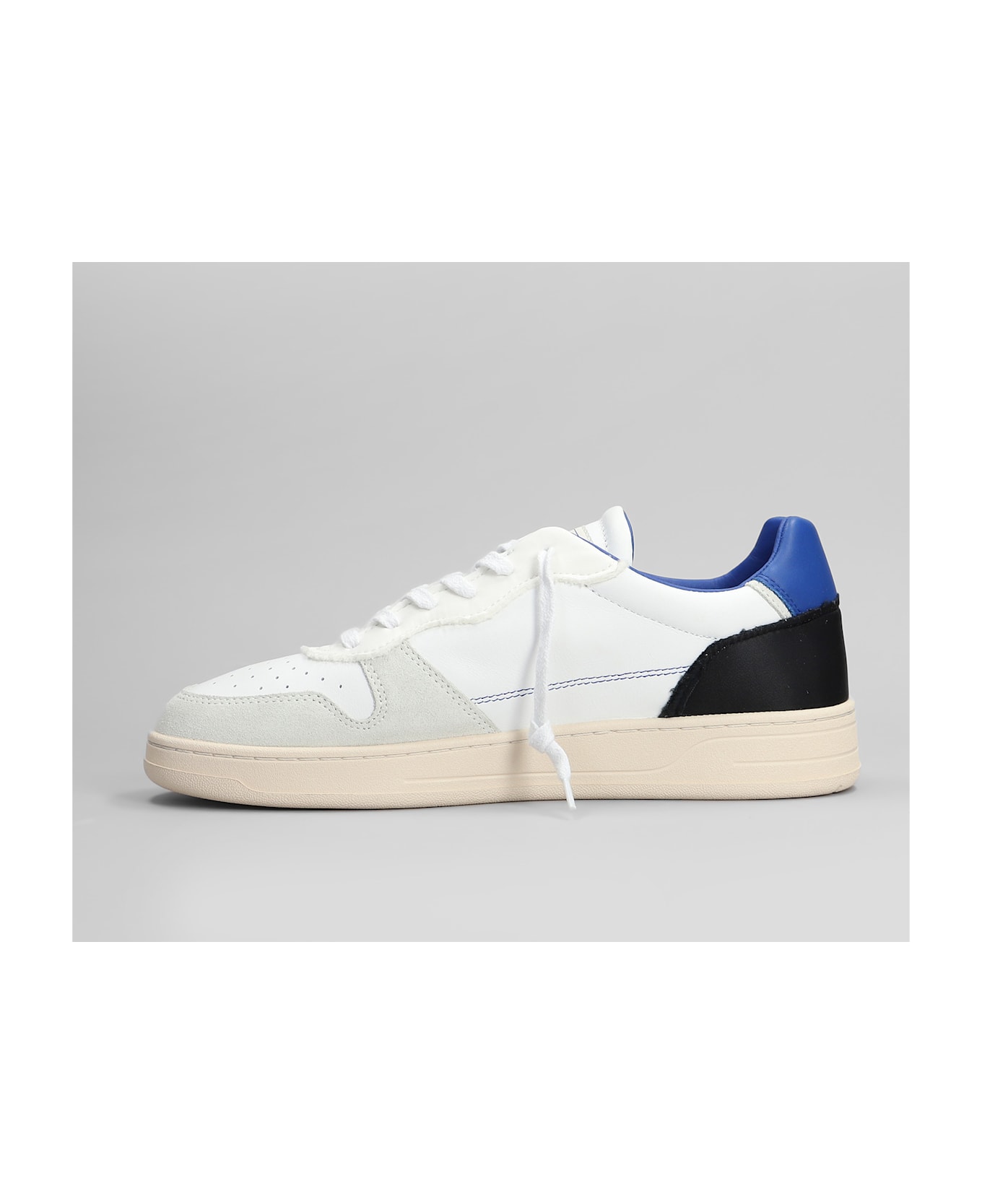 D.A.T.E. Court 2.0 Vintage Sneakers In White Suede And Leather - white