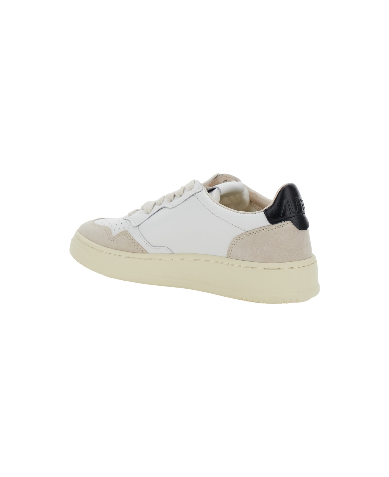 Autry 'medalist Low' White Sneakers With Logo Detail And Heel Tab In Leather Woman - White