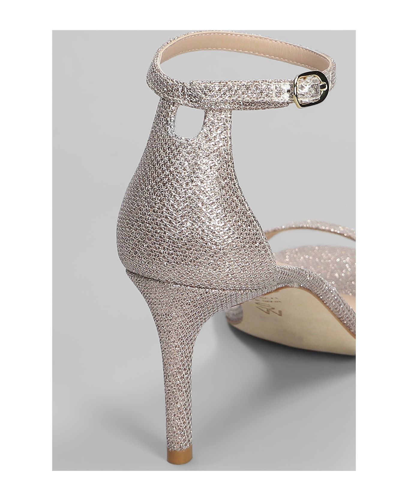 Stuart Weitzman Nudist Ii Sandals In Gold Leather - gold