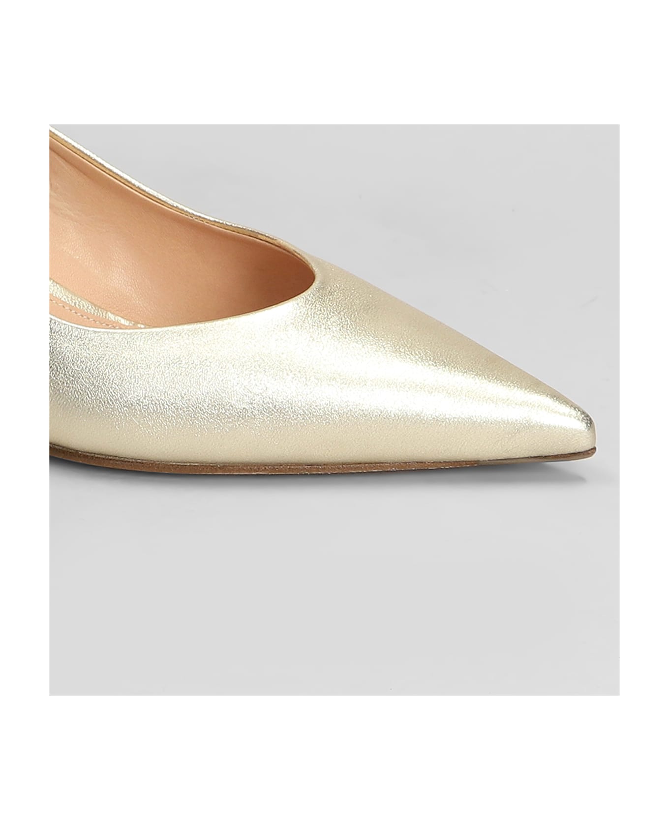 The Seller Pumps In Platinum Leather - platinum