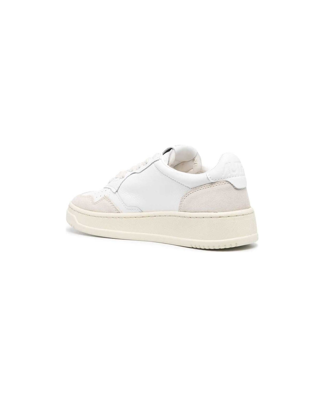 Autry 'medalist' White Low Top Sneakers With Blue Suede Details In Leather Woman - White
