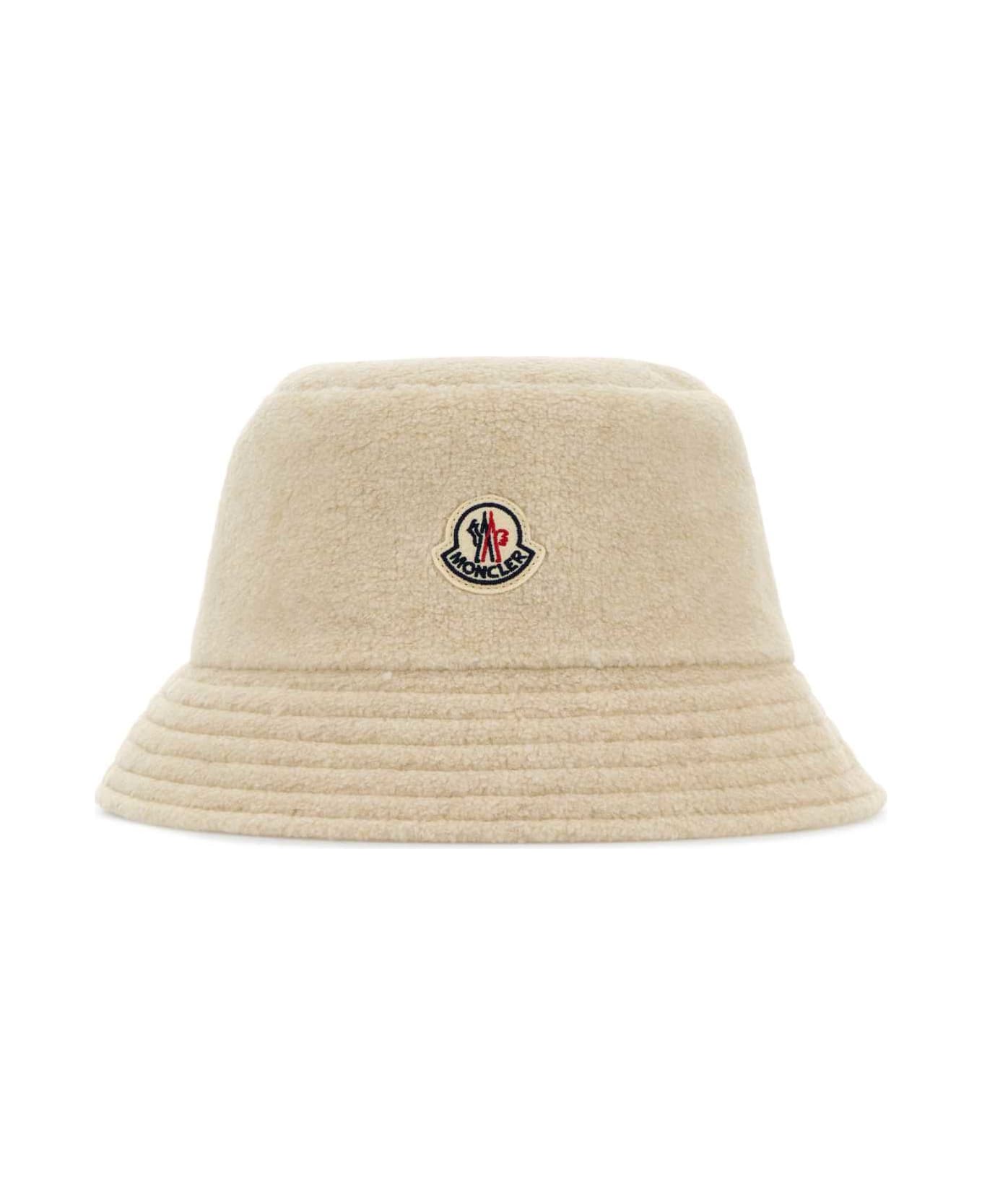 Moncler Ivory Teddy Reversible Bucket Hat - P20