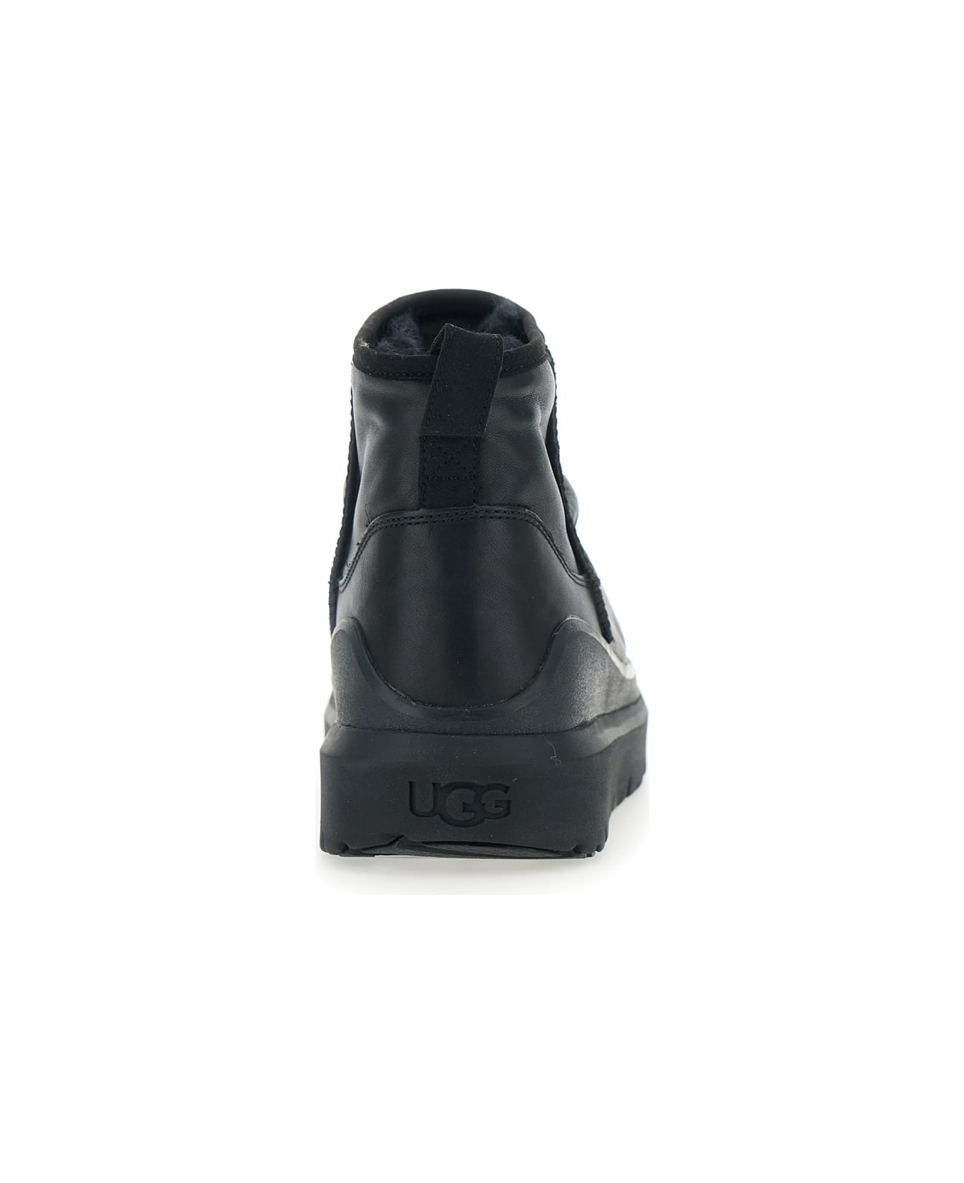 UGG 
heritage Utility
 Black Ankle Boots With Ruffle Detail In Leather Man - Black