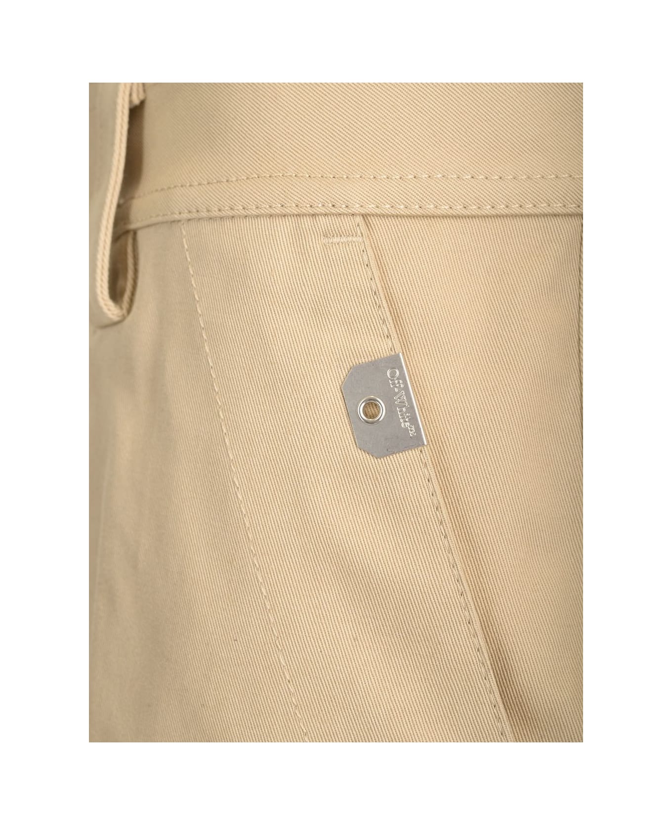 Off-White Cargo Shorts - Beige