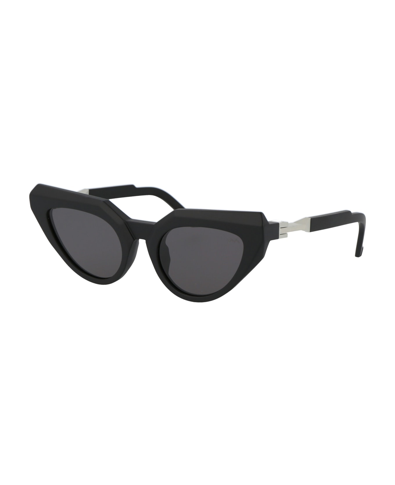 VAVA Bl0028 Sunglasses - and complemented the billowy dress with white sunglasses