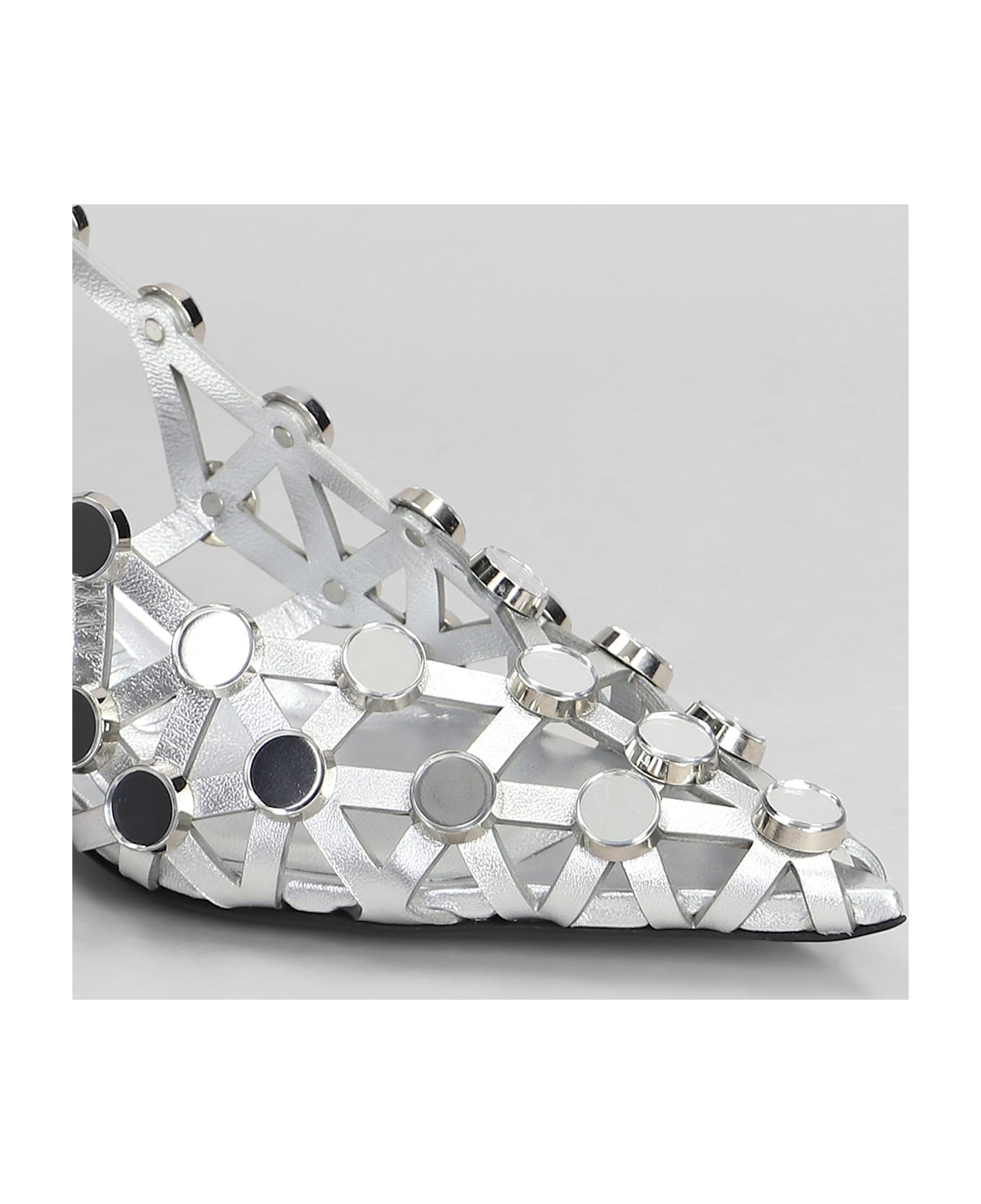 The Attico Grid Pumps In Silver Leather - silver