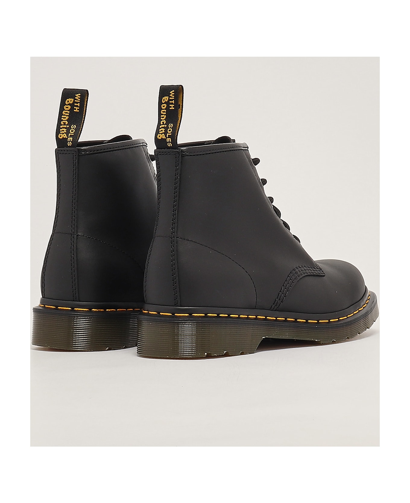 Dr. Martens Stivaletto Stringato In Nappa Boots - NERO