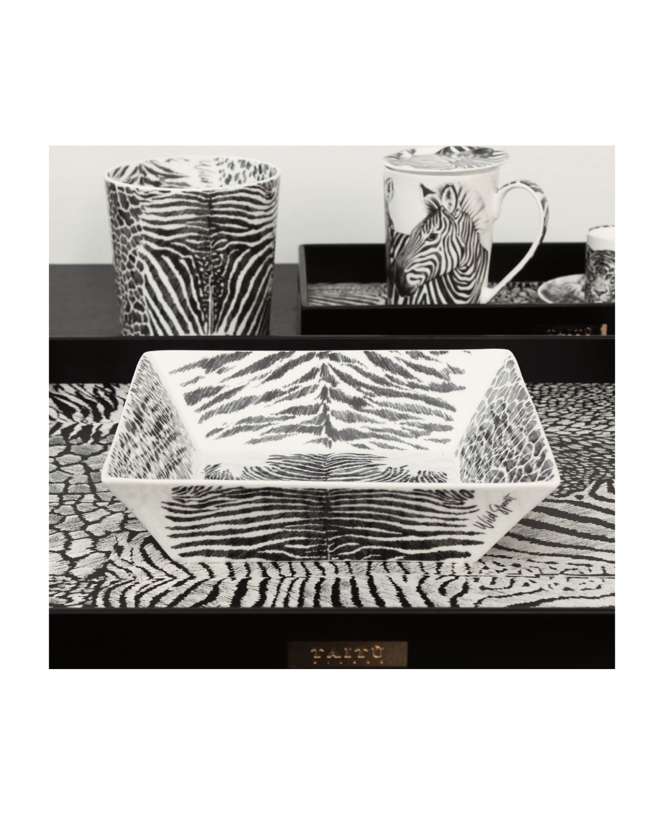 Taitù Large Squared All-Purpose Bowl - Wild Spirit Texture Collection - Black