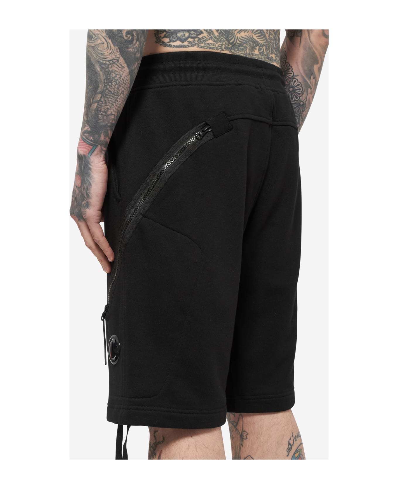 C.P. Company Jogger Shorts With Diagonal Pockets And Lens - black