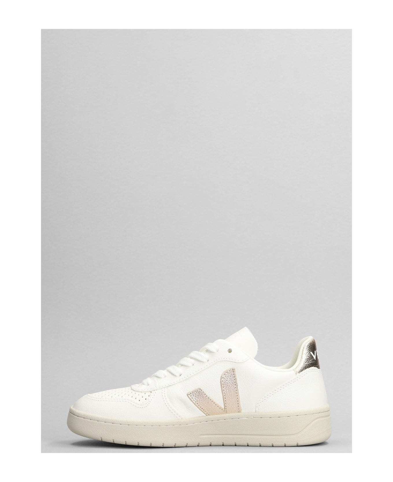 Veja V-10 Sneakers In White Leather - white